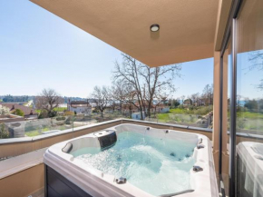 Luxury home with bubble bath and sea view